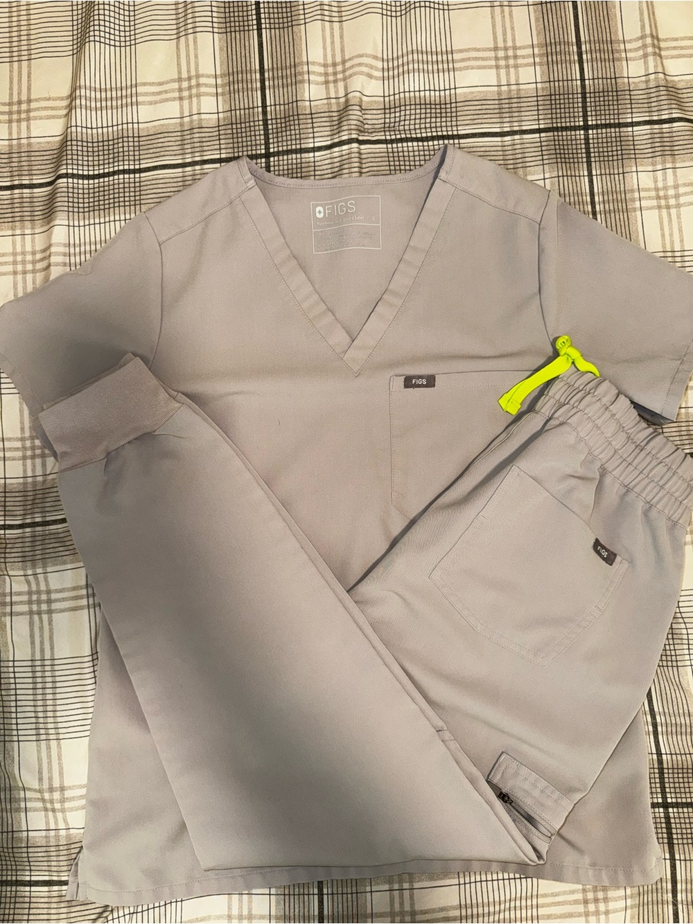 FIGS women Lavender Gray Scrub Pants